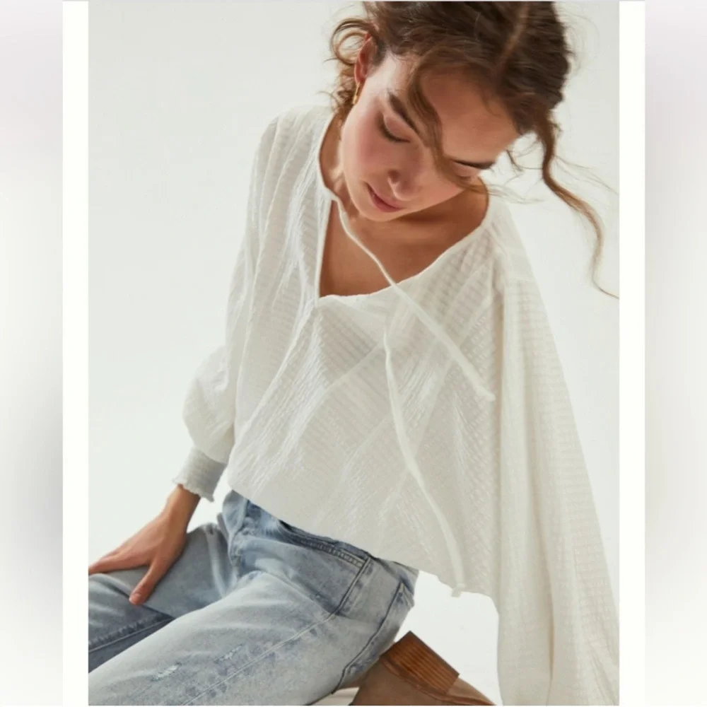 ANTHROPOLOGIE White Long Sleeve Rebecca Smocked Top - Picture 2 of 12